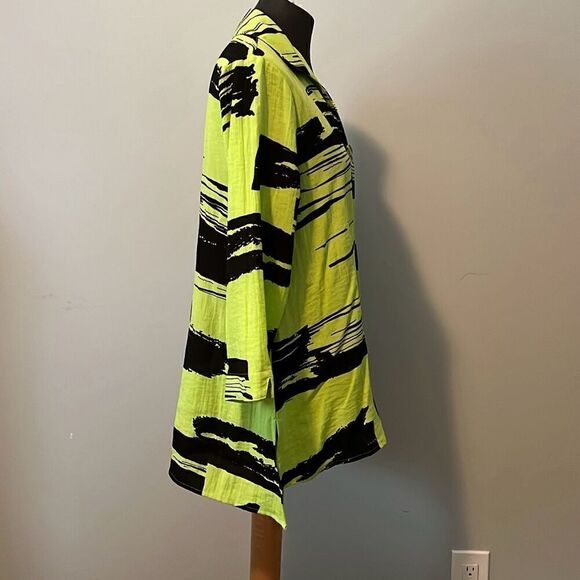 NWT Ali Miles Womens Neon Green Black Brush Stroke Print 3/4 Sleeve Blouse - Picture 6 of 9
